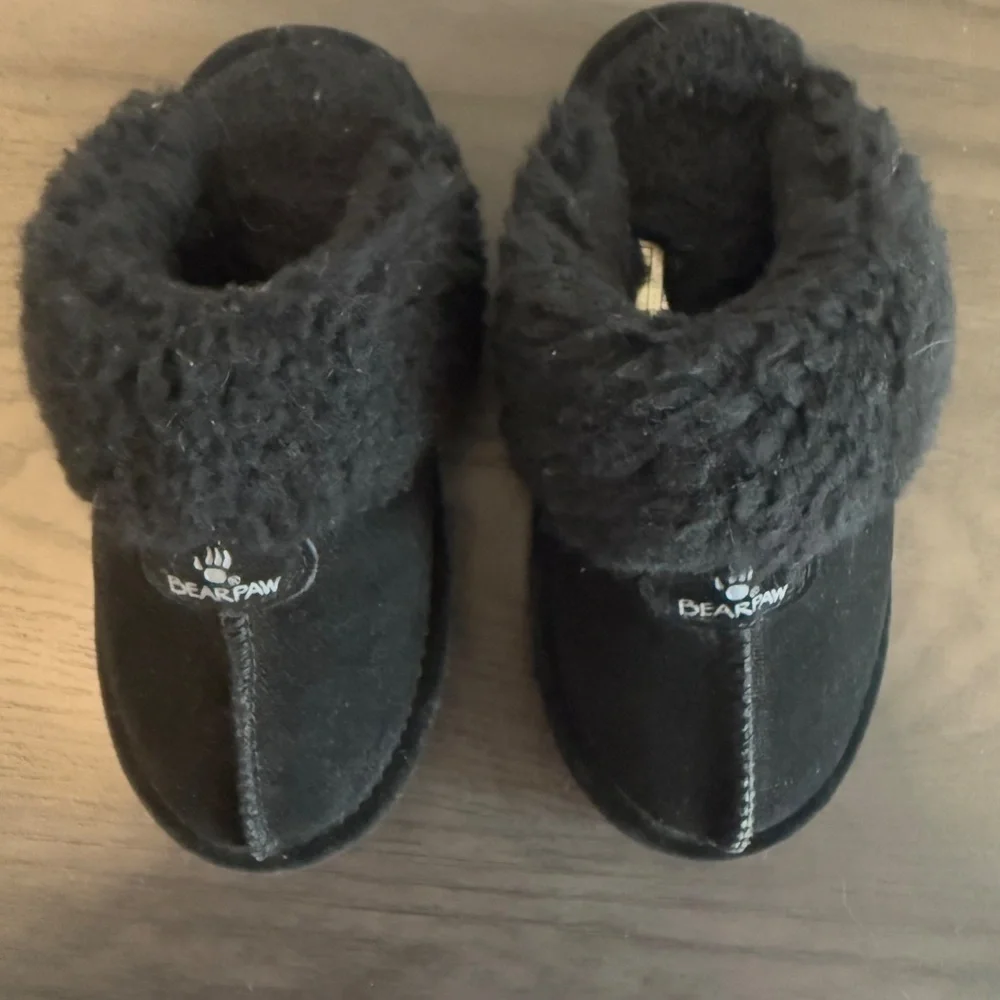 BEARPAW Loki Youth 671Y Black II 011‎ Width Medium USA Size 2